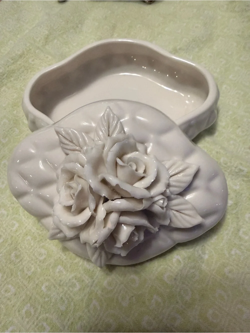 Source Unknown White Ceramic Rose Trinket Box